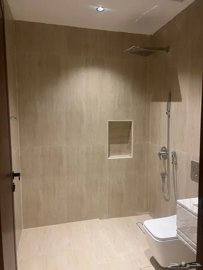 شقق تمليك تشطيب فندقي قرب مارينا مول كورنيش الدمام 17