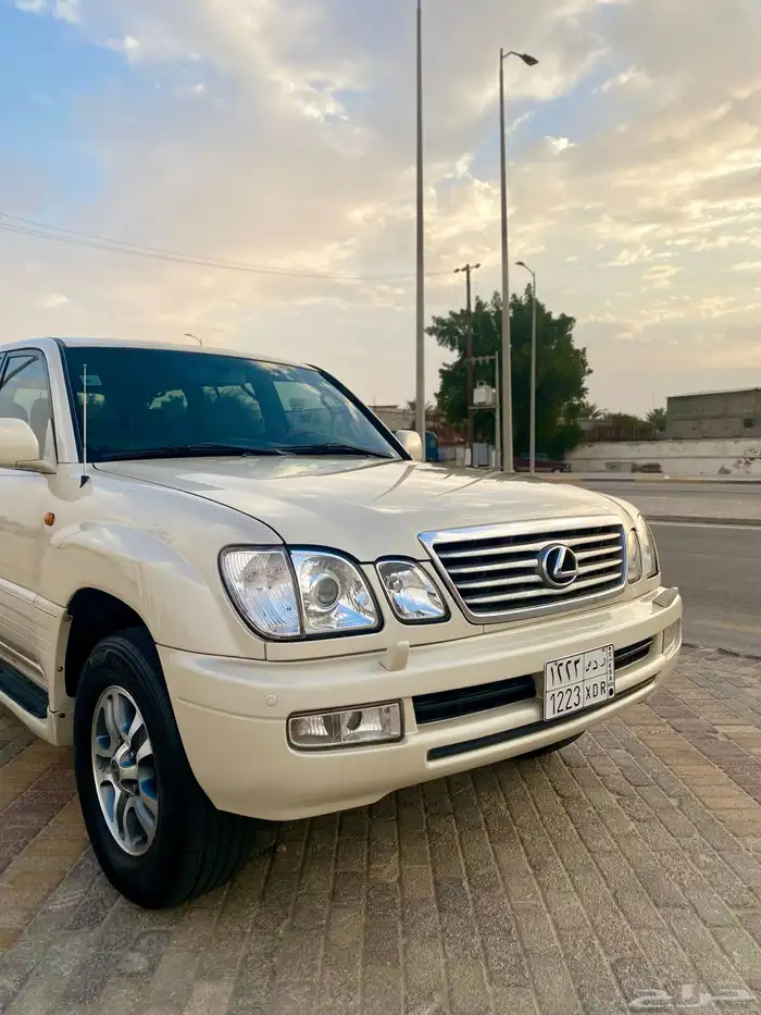 جيب لكزس Lx470 لون كريمي 2006 ممشى 400 50