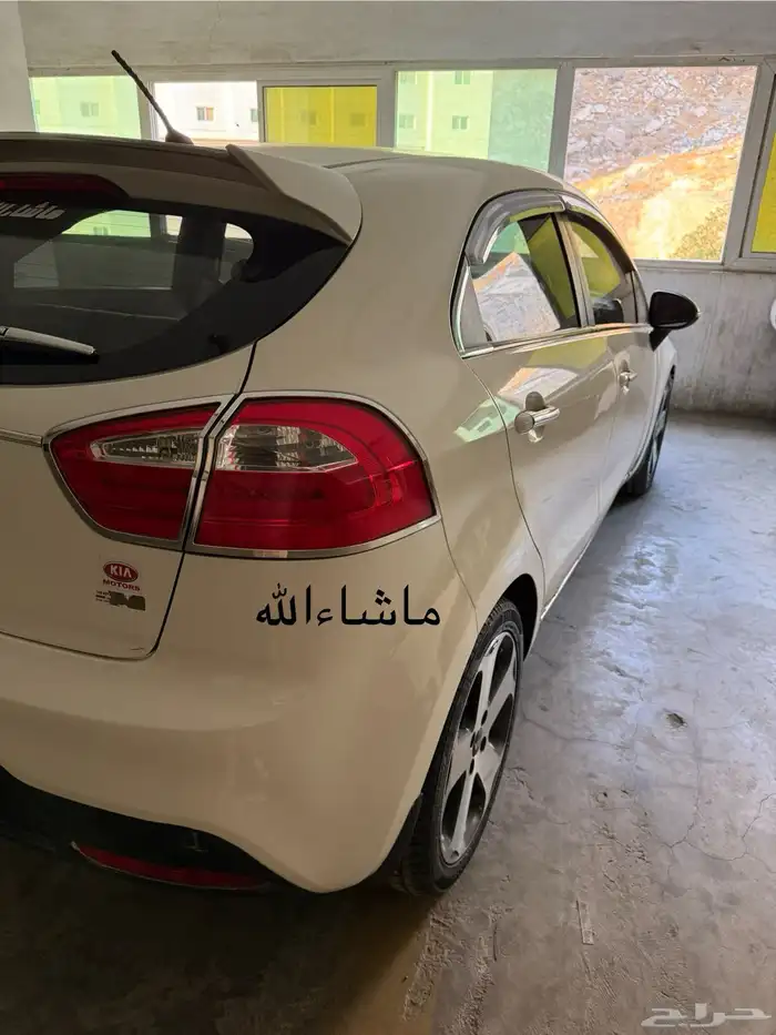 كيا ريو هاتشباك 3