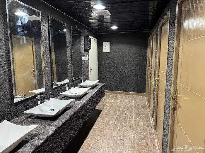 دورات مياة متنقلة VIP 18