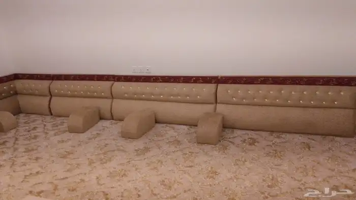 كنب وطاولة الحق ماتحلق اصلية 100 ب 100 1