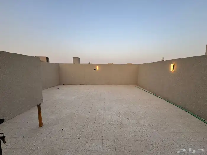 فلة مساحة 225 م حي المهدية 15