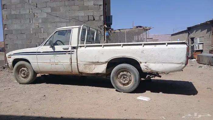 هايلوكس موديل 81 مسقطة للبيع 0