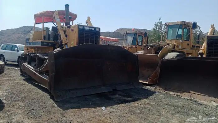 للبيع بلدوزر كوماتسو مقاس 155 مديل 2007 بطاقه جمرك 2