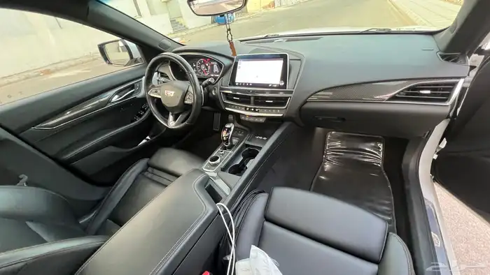 كاديلاك CT5 2022 11