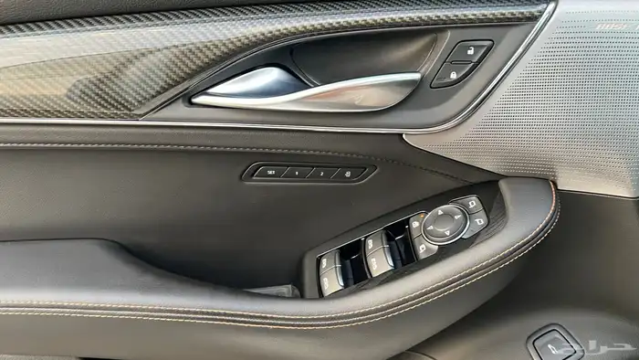 كاديلاك CT5 2022 7