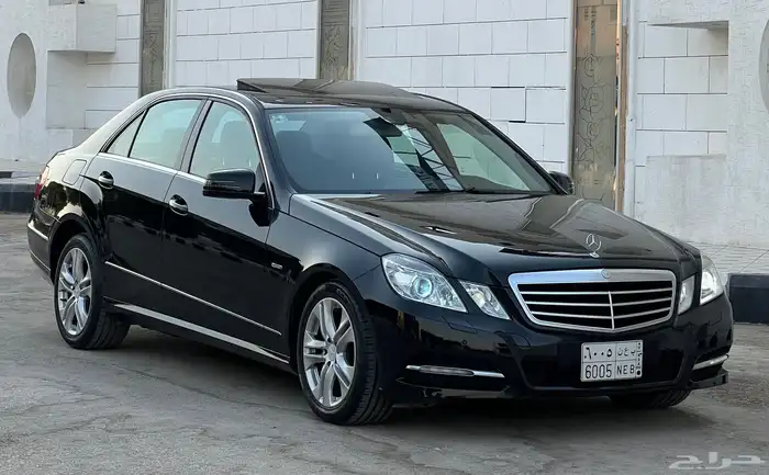 مرسيدس E200 2011 (بحالة ممتازة) 4