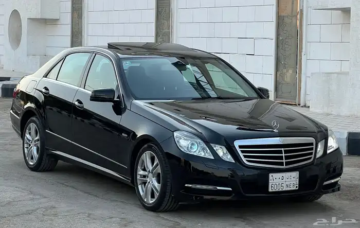 مرسيدس E200 2011 (بحالة ممتازة) 2