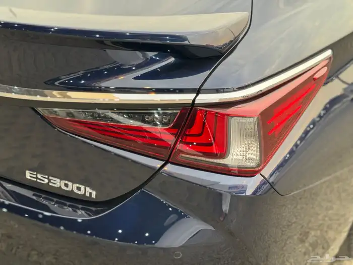 لكزس ES300h AH 2021 - وارد عبداللطيف جميل 4