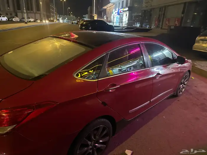 هونداي i40 لون احمر 2016 3