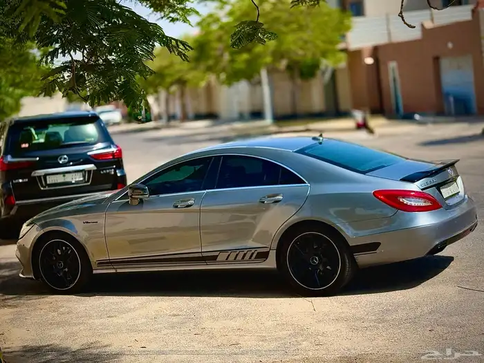 2013 model  Mercedes CLS 350 2