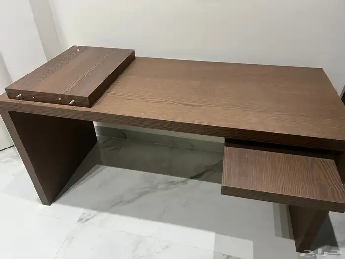 طاولة مكتب 1