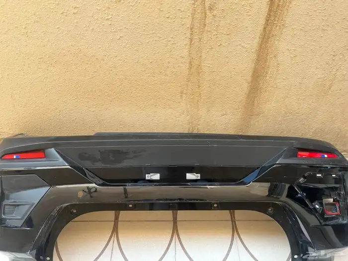 Toyota Ris 24 صدام ما شاء الله نظيف وبس جاي الصدمة من الشم 2