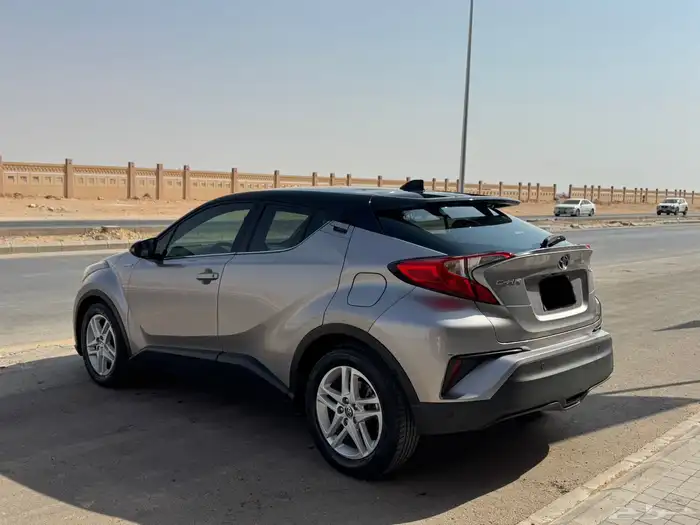 تويوتا CHR نظيفة موديل 2021 8