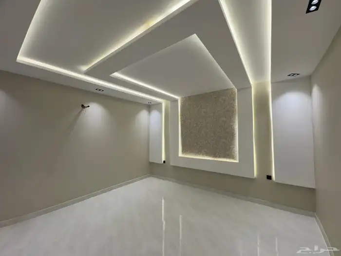 للبيع عمارة نظام شقة فوق شقة في مخطط ولي العهد تشطيبvip 12