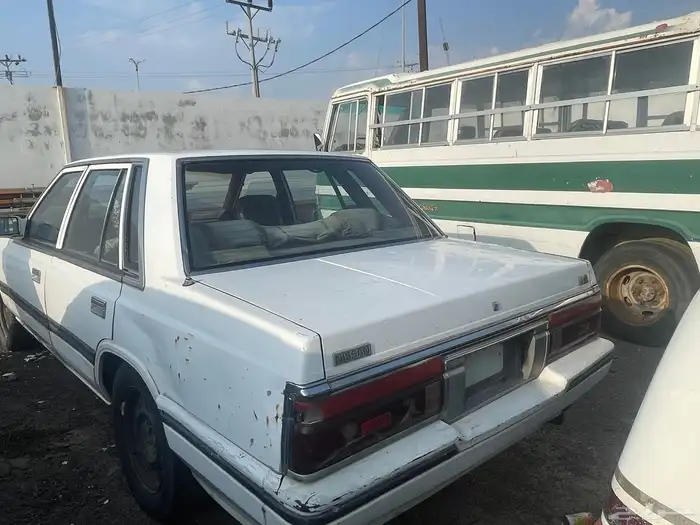نيسان 200L لوريل تشليح قطع غيار 2