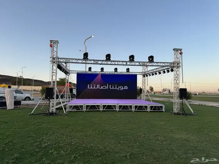 تاجير شاشات بيع شاشات ايضاءات سماعات ميكات مسارح تراسات 42