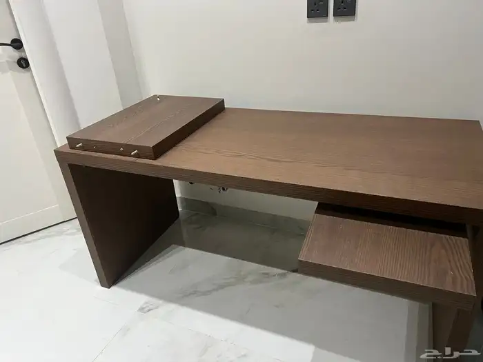 طاولة مكتب 0