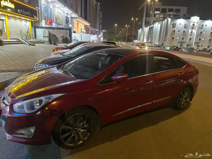 هونداي i40 لون احمر 2016 1