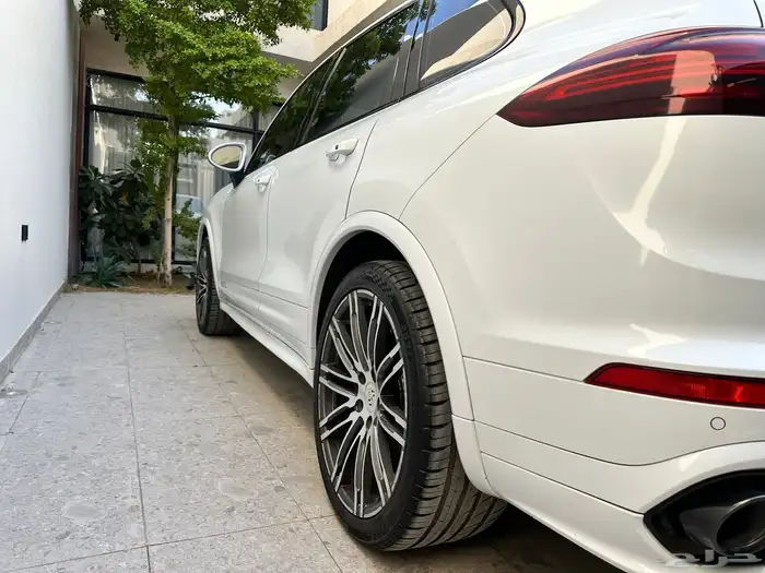 للبيع بورش كايين GTS موديل 2016 فل نظيف 11
