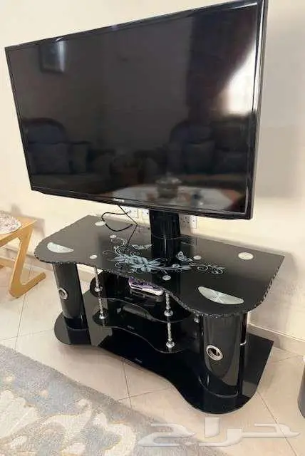 مكتب و كرسى مكتب   شاشة سامسونج وطاولة مع حامل للشاشة 2