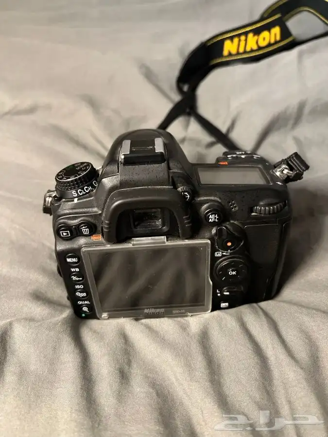 للبيع كاميرا Nikon D7000 مع اداوتها كامله 1