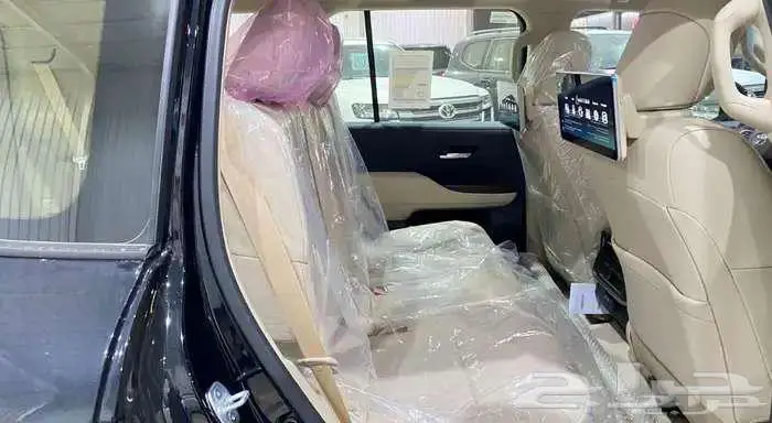 تويوتا- لاندكروزر- GXR4 -بنزين -سعودي -2025 -اسود-ابيض 11