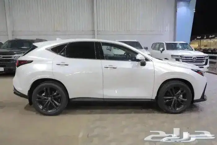 ليكزس NX 350h فتحة سقف جلد هايبرد اربعة سلندر موديل 2025 3