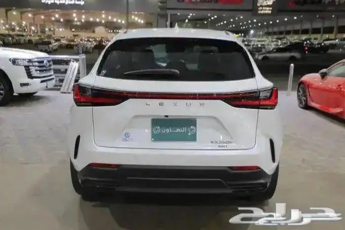ليكزس NX 350h فتحة سقف جلد هايبرد اربعة سلندر موديل 2025 5