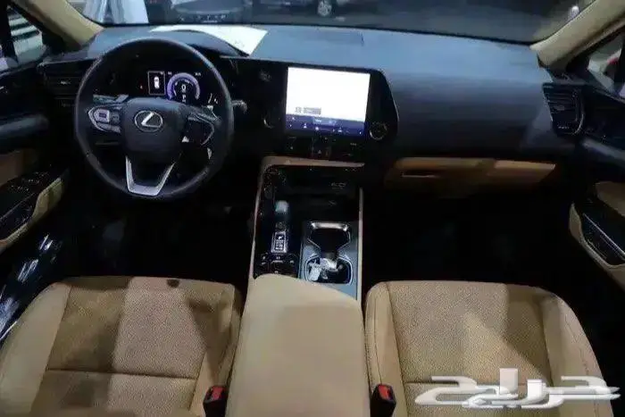 ليكزس NX 350h فتحة سقف جلد هايبرد اربعة سلندر موديل 2025 9