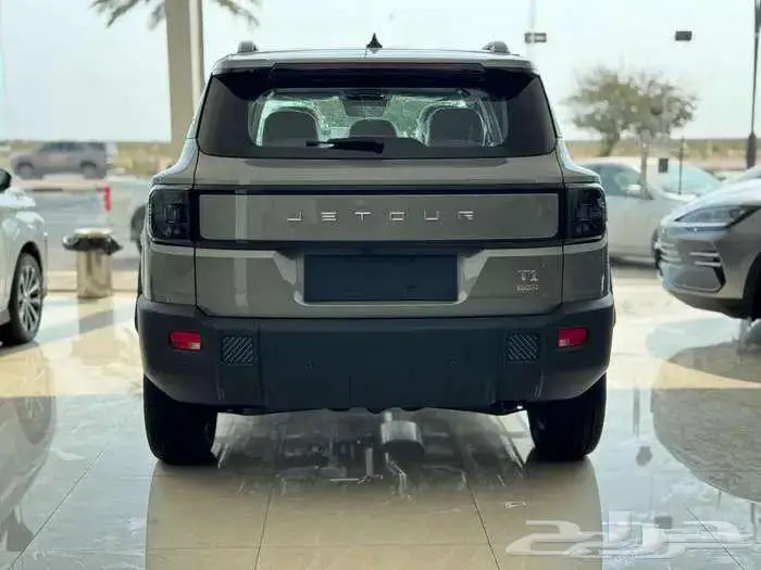 جيتور T1 لاكجري فضي وابيض 2025 1