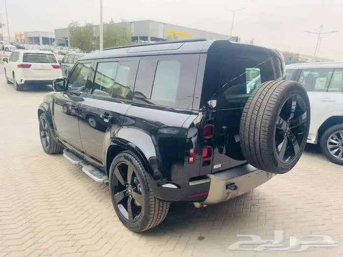 عرض خاص لاند روفر ديفندر HSE V6 فل 2025 4