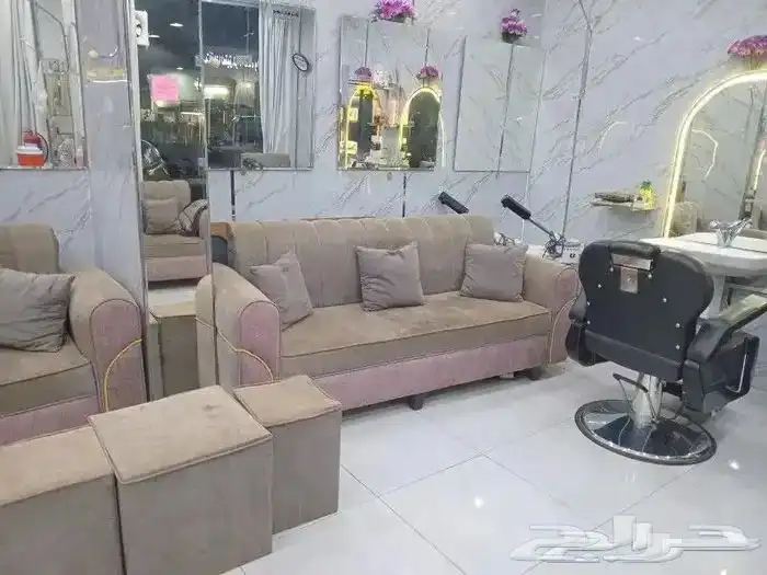 صالون حلاقة للتقبيل 2
