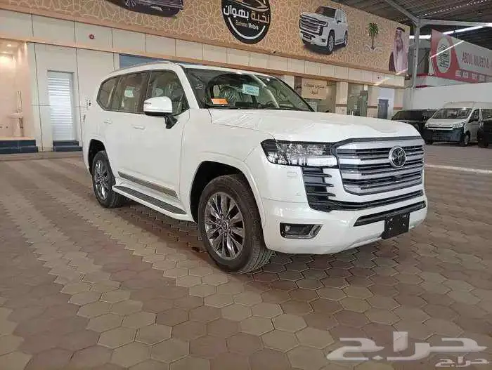 تويوتا لاندكروزر GXR3 بنزين 2025 2