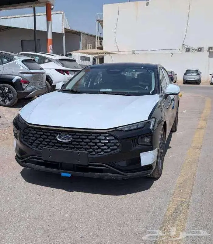 فورد تورس ترند بنزين 2026 4