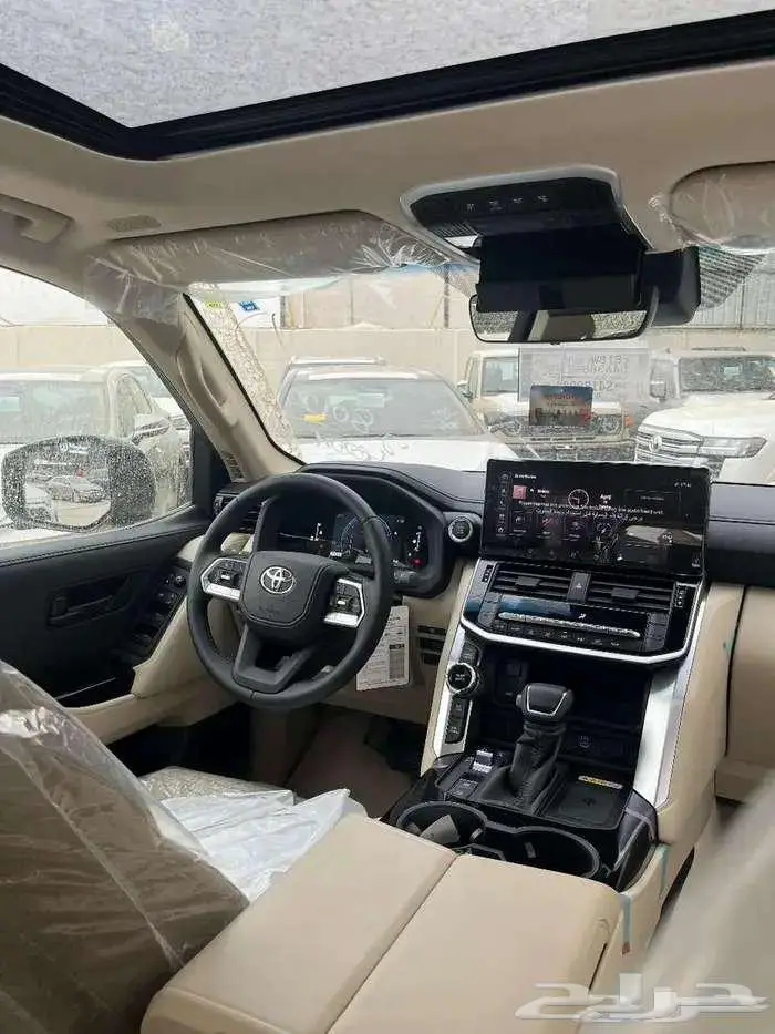 تويوتا لاندكروزر GXR3 بنزين 2025 9
