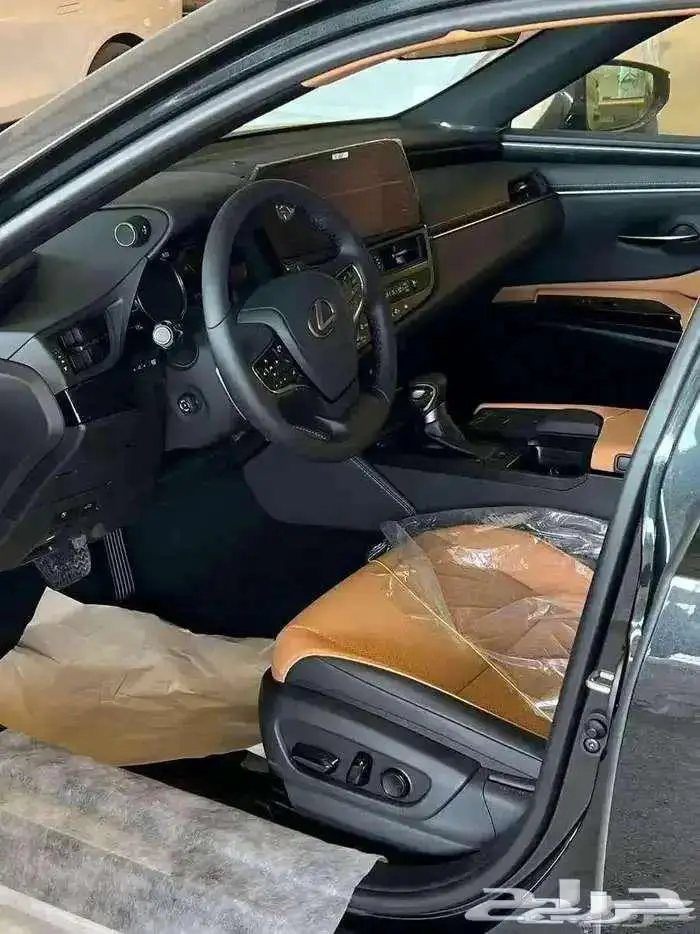 لكزس ES 250 فئه AA موديل 2025 لدي معرض الحسن 5