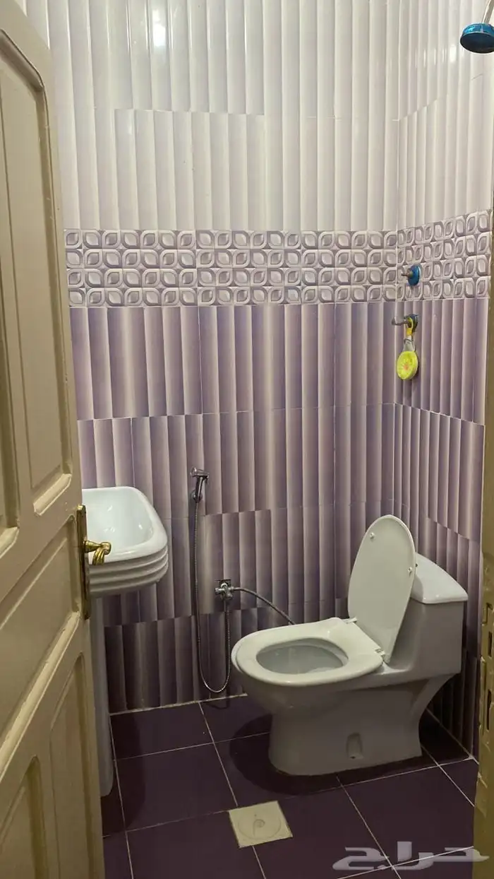 9 ROOM 6 bathroom ALWAJH CITY 13
