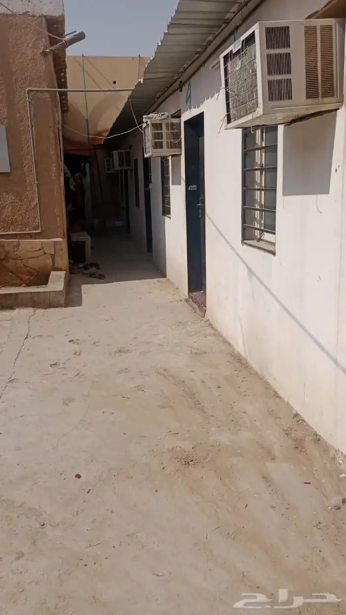 استراحه عزاب سعوديين وغرف عمال عدد 15 غرفه مكيفات راكبه 1