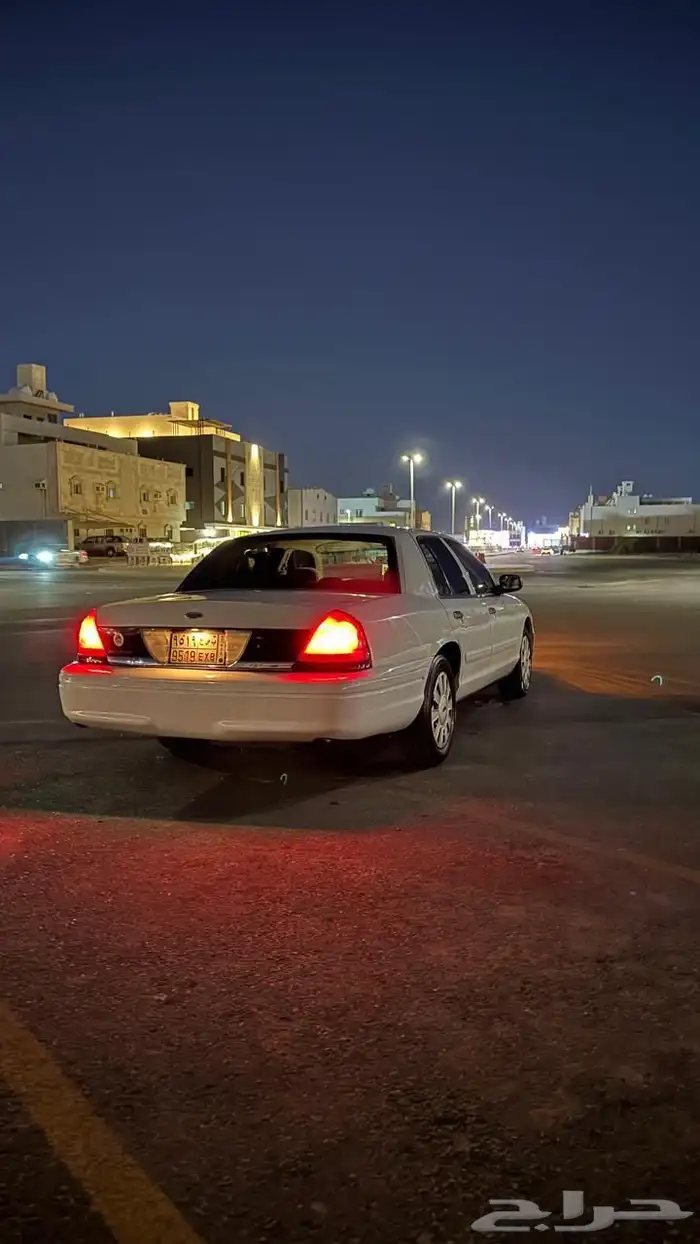 فورد فكتوريا بوليسي2010 1