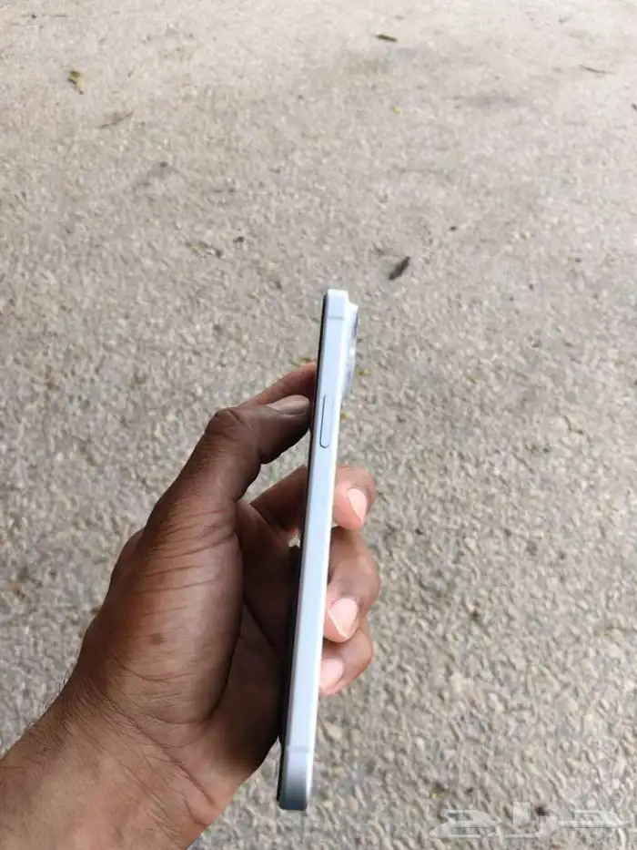 للبيع ايفون 15 بلس 1