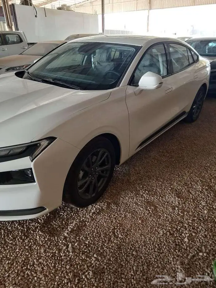 فورد تورس امبيانتي خليجي 2026 لون ابيض 3