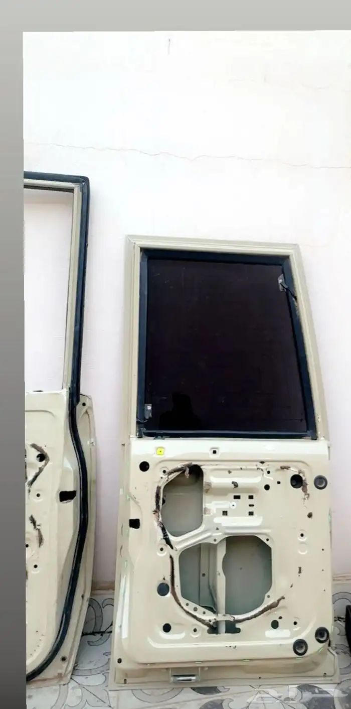 باب ربع خالفي نضيف مفيه لا رشه ولا سمكره وباب يمين ناضيف 1