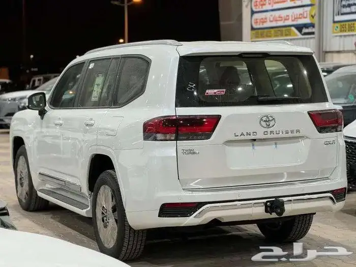 تويوتا- لاندكروزر- GXR4 -بنزين -سعودي -2025 -اسود-ابيض 25