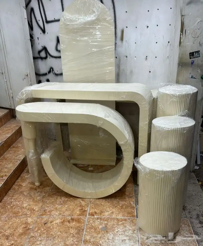 ورشة تفصيل. طاولات. تقديم. وطاولات. الاستقبال حسب. الطلب. 4