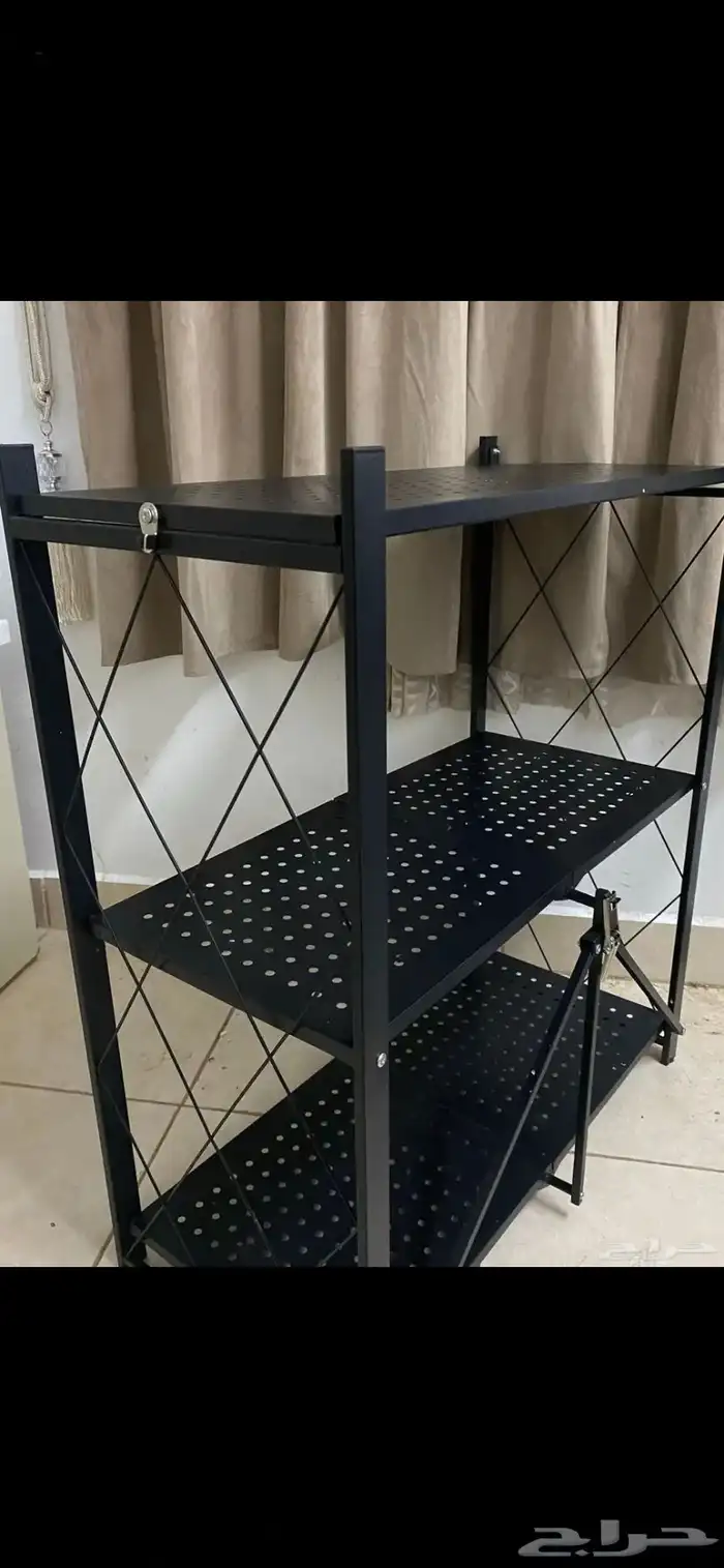 للبيع رف معدني بحالة ممتازة 0