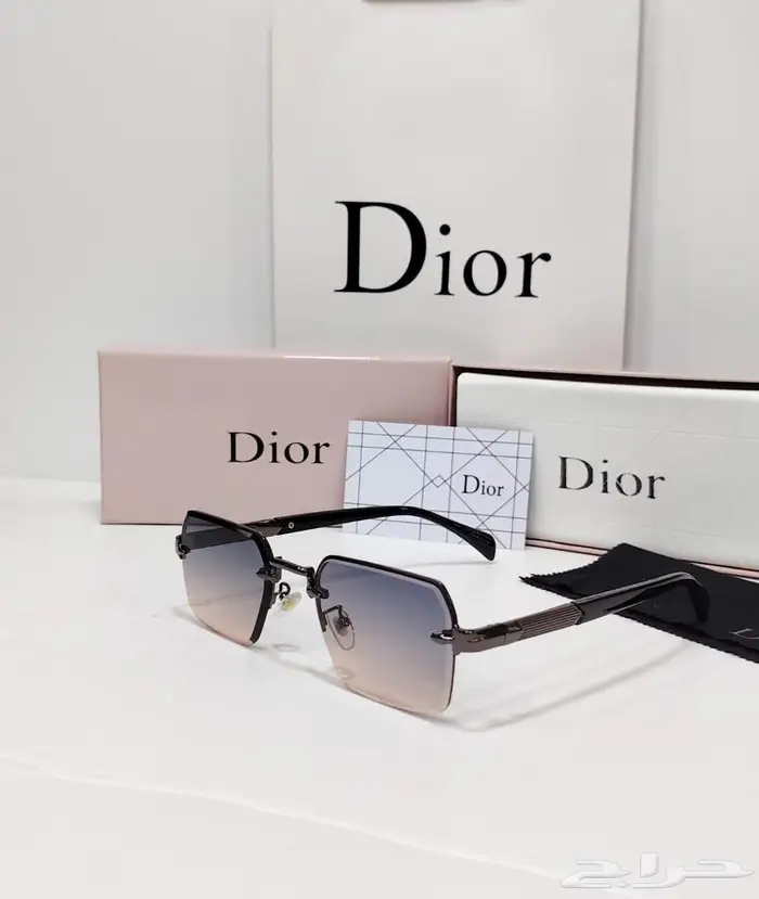 نظارات شانيل وديور وفندي وميو ميو 21