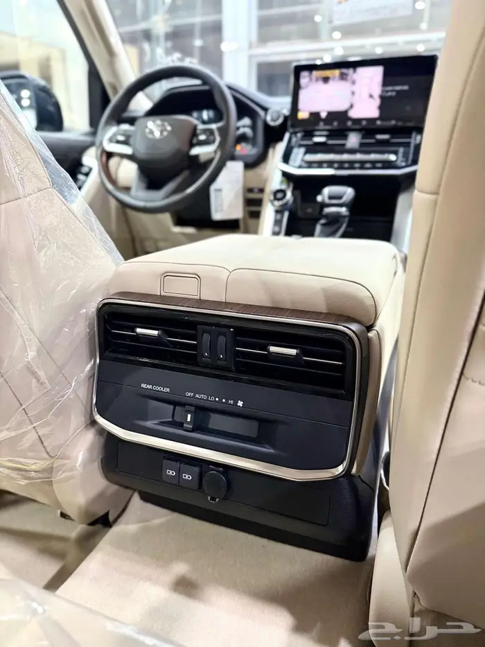 تويوتا لاندكروزر GXR L4 بنزين سعودي 2025 ابيض واسود 12