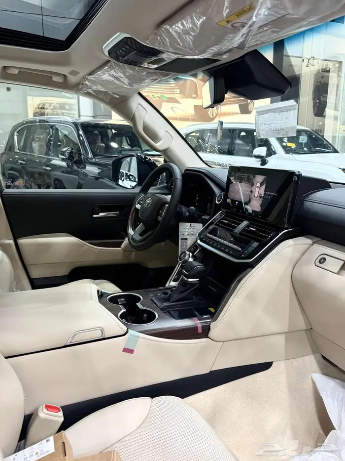 تويوتا لاندكروزر GXR L4 بنزين سعودي 2025 ابيض واسود 22