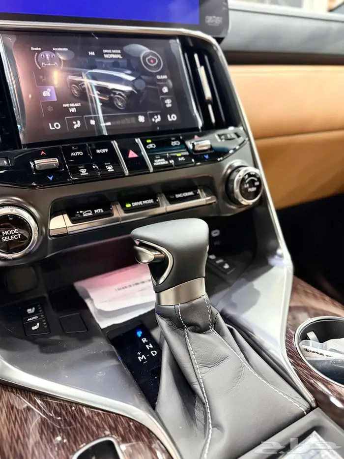 لكزس LX 600 BB سعودي 2025 اببيض واسود وتيتانيوم 16